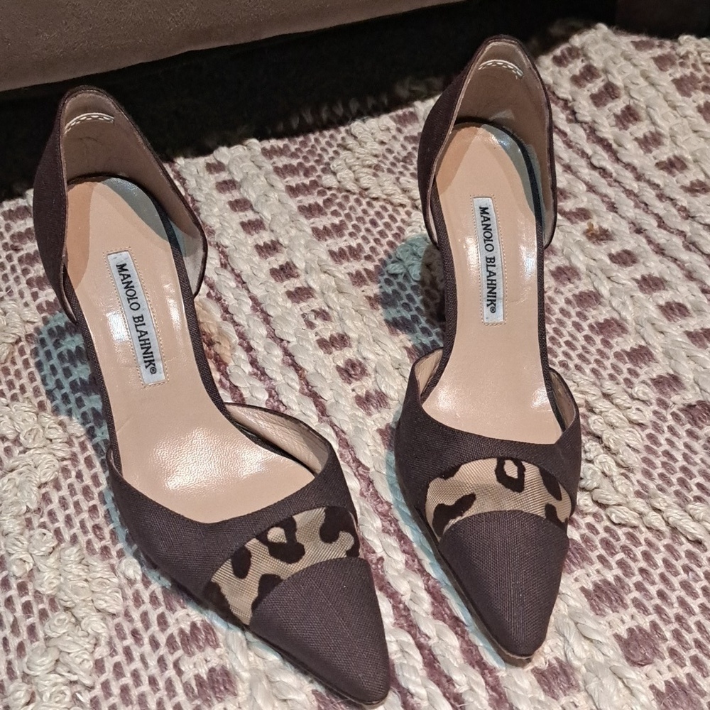MANOLO BLAHNIK 38.5 made in Italy, $575.00
